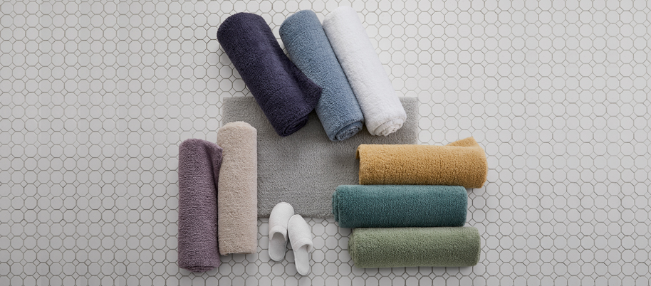 10 Types of Bathroom Rugs (Buying Guide)