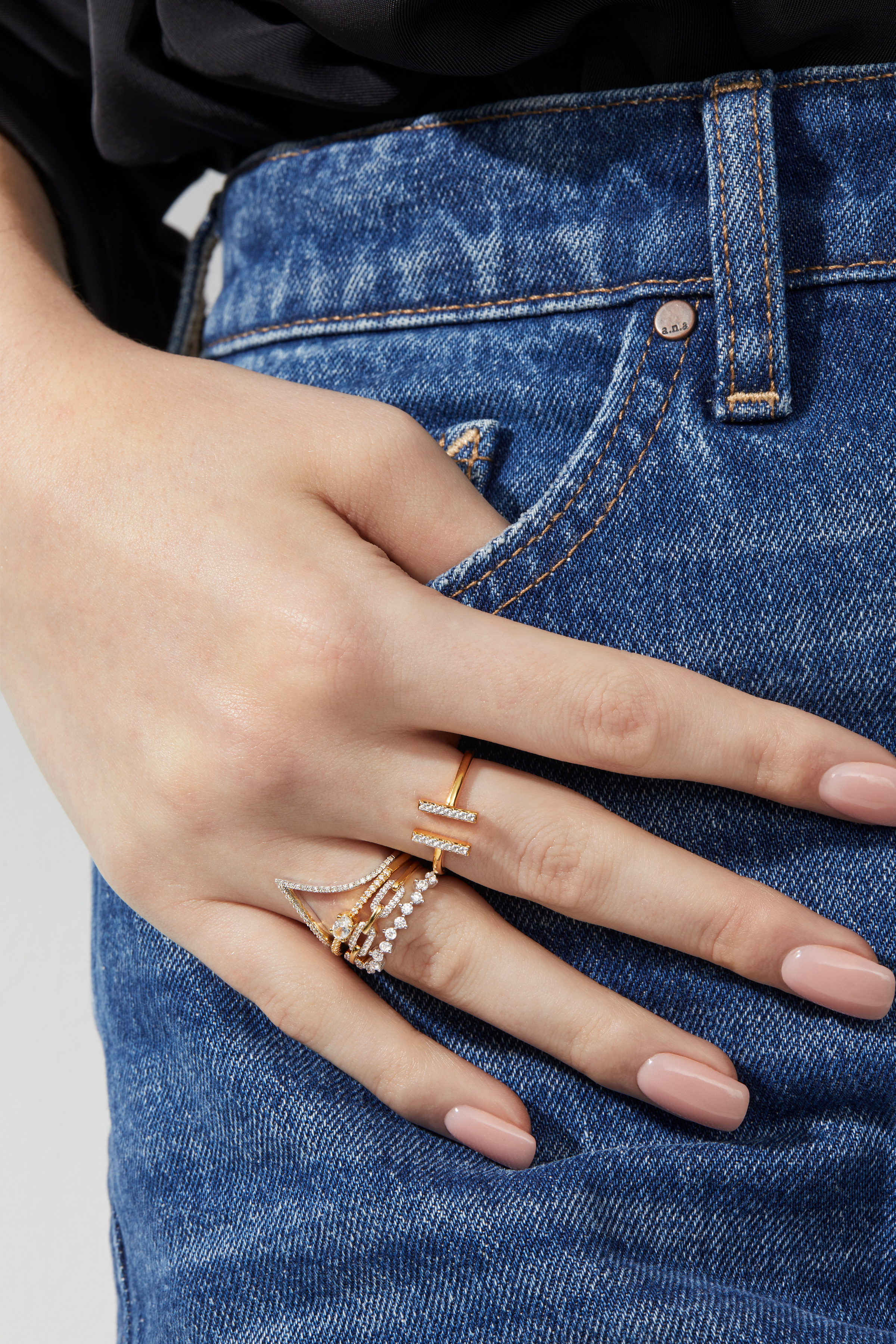 How to style rings and wear rings on multiple fingers